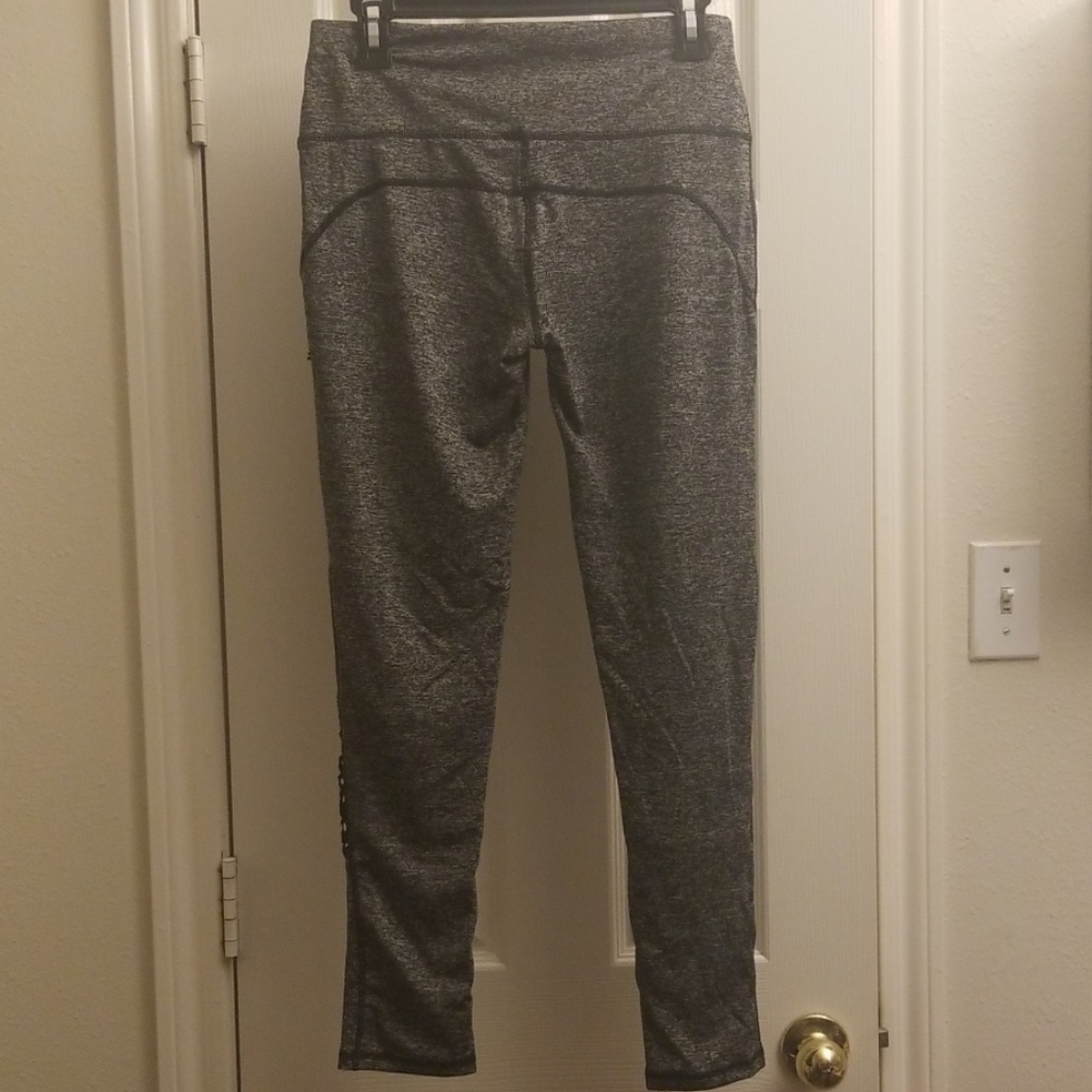 BRAND NEW exercise tights - Picture 2 of 6